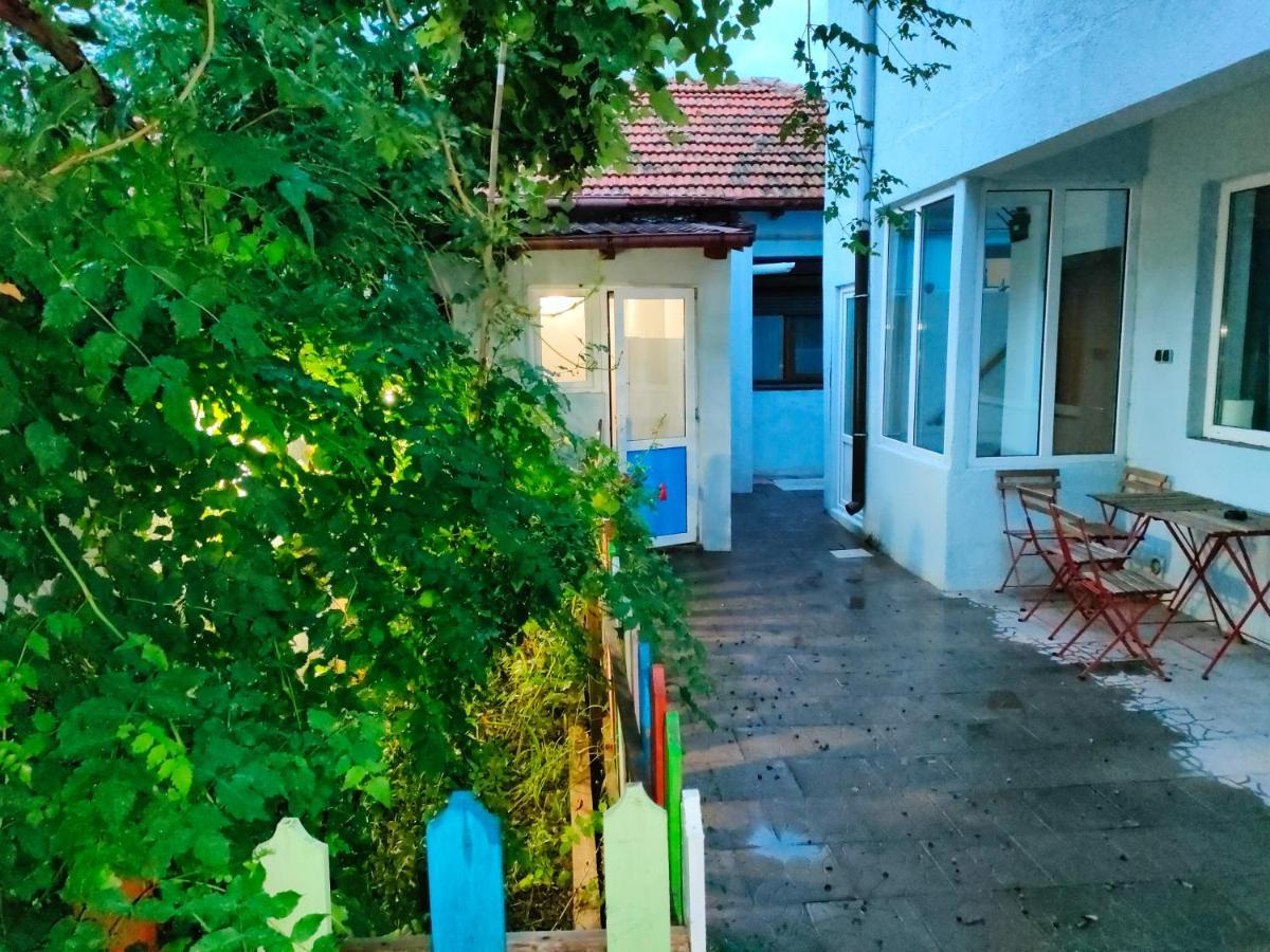 Ivavev Is Us Bythesea Constanţa Exteriér fotografie